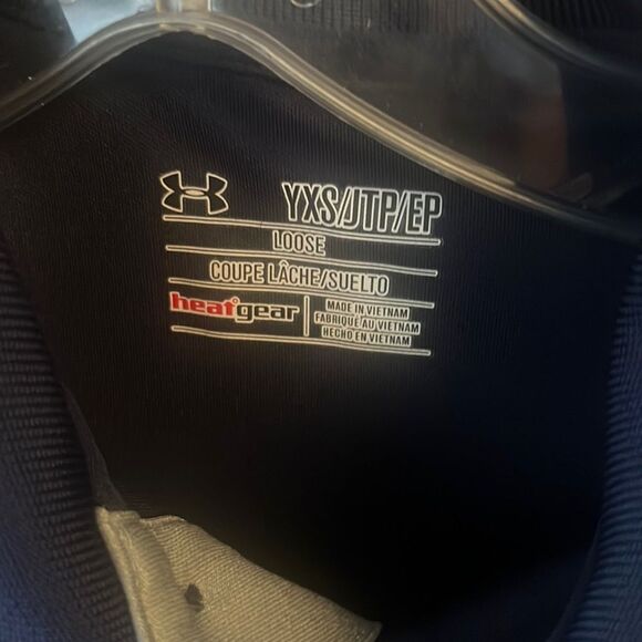 Boys UNDER ARMOR POLO SHIRT - Picture 4 of 4